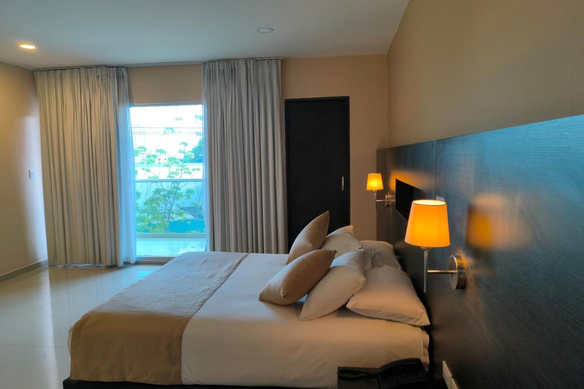 Hotel Quarta Avenida มอนเตริอา ภายนอก รูปภาพ