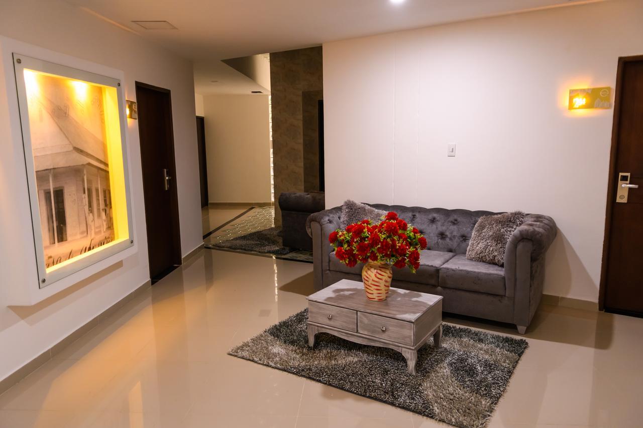 Hotel Quarta Avenida มอนเตริอา ภายนอก รูปภาพ